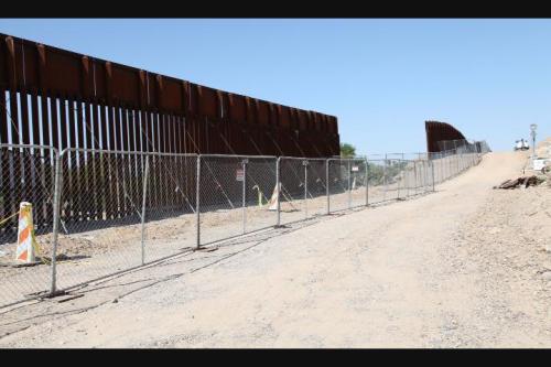 notestooself:Undisclosed location at the American border under construction [source withheld]