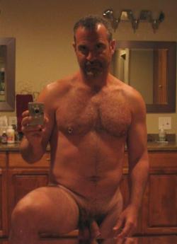 olderstudlover:  daddysdirtyboy:  How about