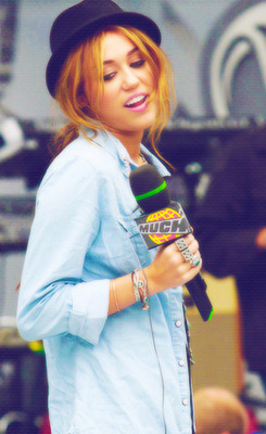 Lovatics & Smilers