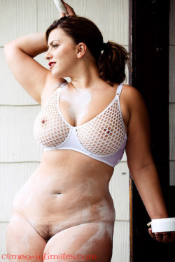 beta25:  londonandrews:  White fishnet bra!