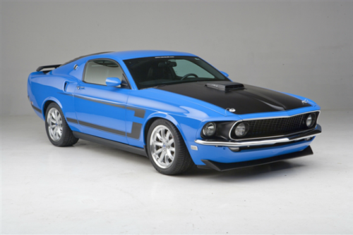 thirteenflights:  So this is really cool, its a conversion kit by Retrobuilts on a 2010 Ford Mustang. 