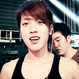 jiyeol:  yeol x half eyebrows (´・ω・`) 