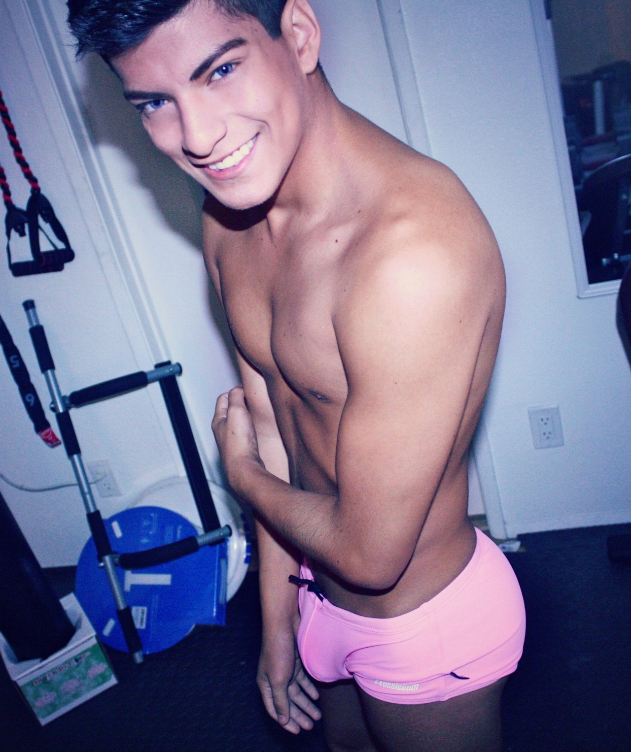 thisgivesmeaboner:  c4rlosg4larza:  #singleboystatus ;) http://instagram.com/p/QITpkHDUyr/