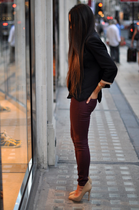 newyorksbabe:  graffeti:  i want her hair, her body, her clothes and her shoes omg  ime too