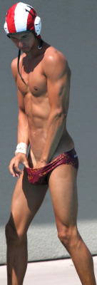 ozwombat:  CandidMale  Speedo Adjuster  Another hot Minnesota Gopher!