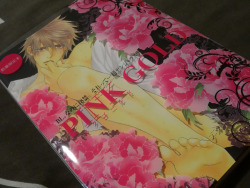 omg! why&rsquo;s it so big?! the comic i got from it from online was only like 20 pages!zasklfsdgdgsx -dies- why do i not live in japan? T.T