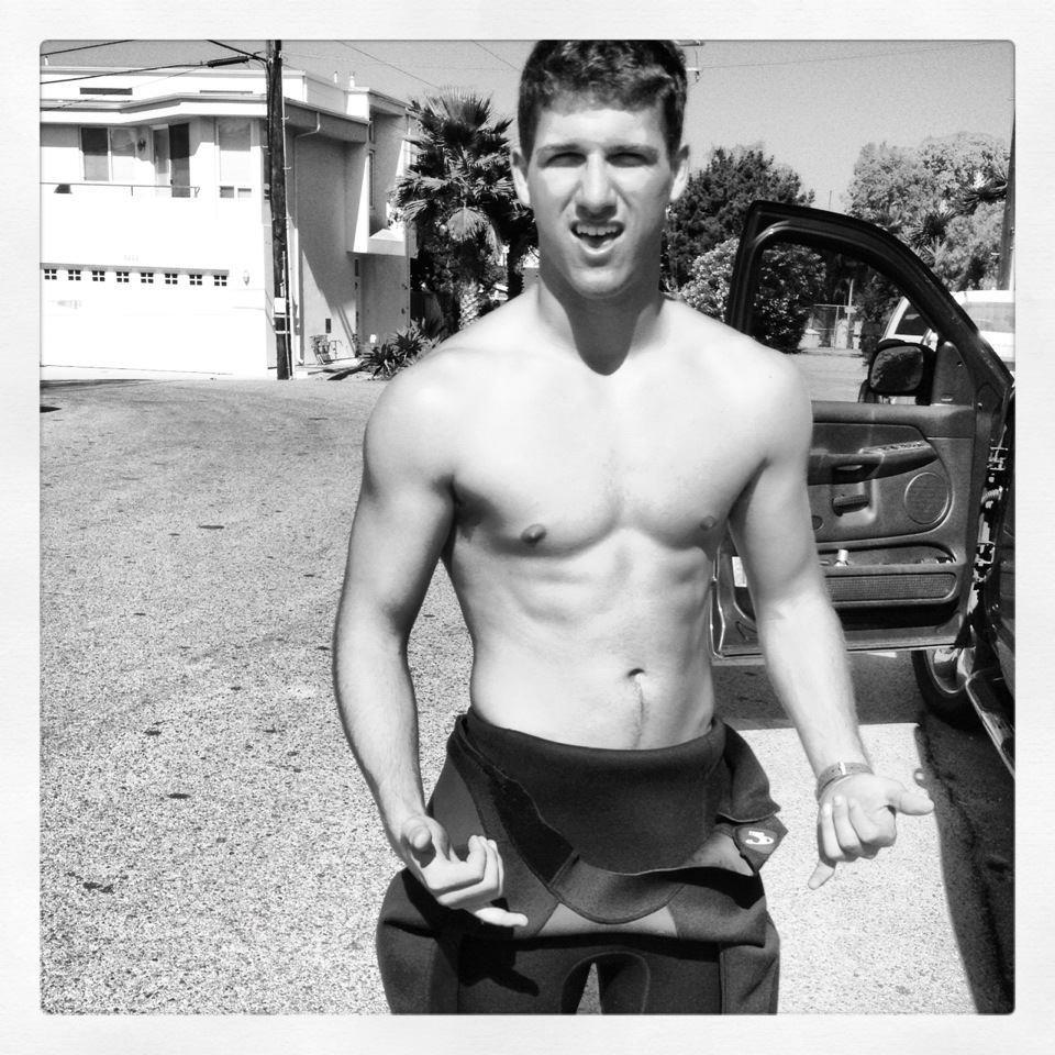 solidmilitarystuds:  guess this is navy night…here ya go hes a flyboy and a studboy…loves