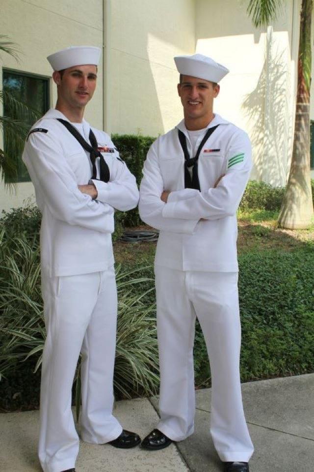 solidmilitarystuds:  guess this is navy night…here ya go hes a flyboy and a studboy…loves