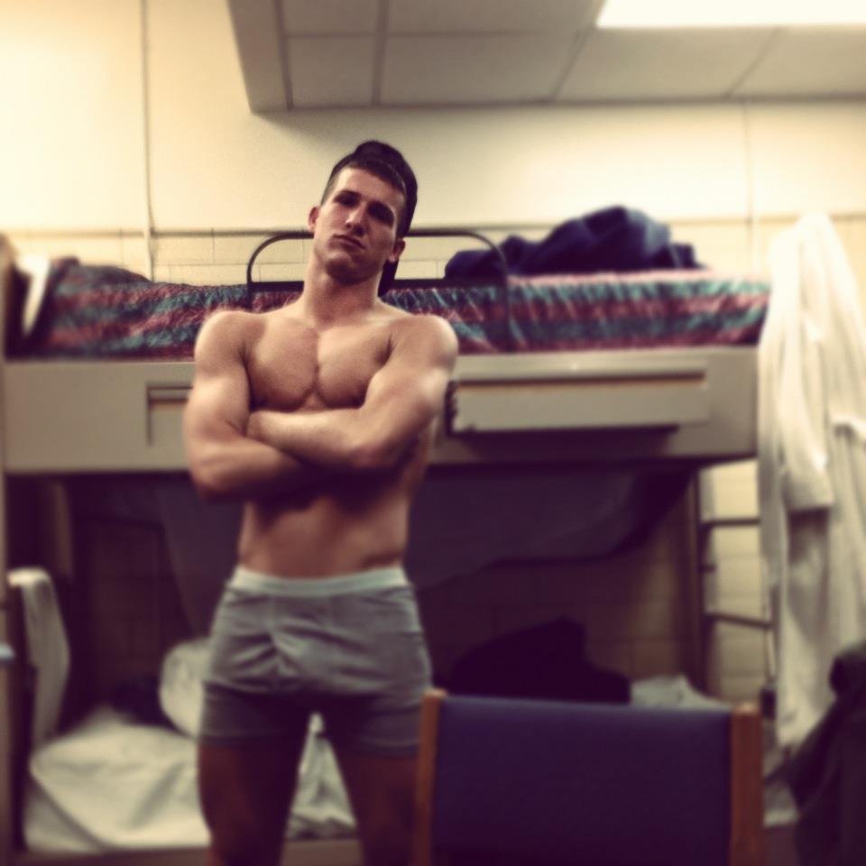 solidmilitarystuds:  guess this is navy night…here ya go hes a flyboy and a studboy…loves