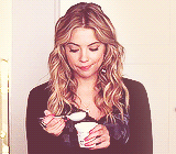 iwasteenwolfes:  Hanna Marin + food 