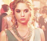 iwasteenwolfes:  Hanna Marin + food 