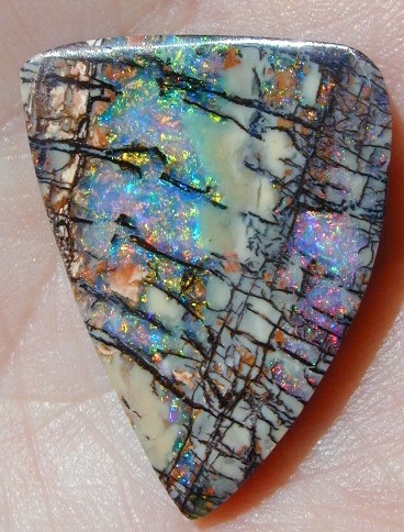 belaquadros:  Gorgeous opal 
