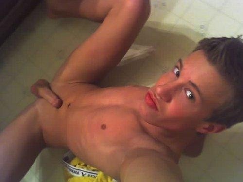 tonysnead08:  spoonsdammit:  New ones of this cute lad,I think…   Young and horny!