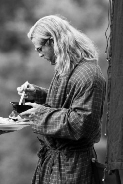  Chris Hemsworth in a robe and glasses on the set of the Thor sequel, eating Asian takeout with chopsticks while somebody else holds his plate, aka “All My Life Goals In One Photo.” 