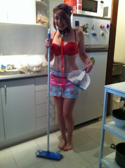 ownedaurora:  I love some aspects of Domestic Servitude. This is an old image of me but i had an amazing day with my friend just helping her around the house while she relaxed. 