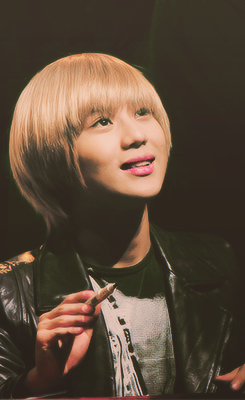 ukiiss:  Taemin + pink lips