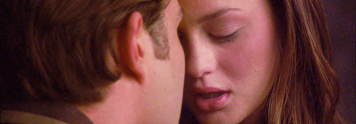 iheartchair:  65 ● 66 ● 67 ● 68/100 Chuck and Blair pictures