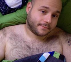 bearbeef: hotbears:  http://hotbears.tumblr.com/  He’s fucking cute  