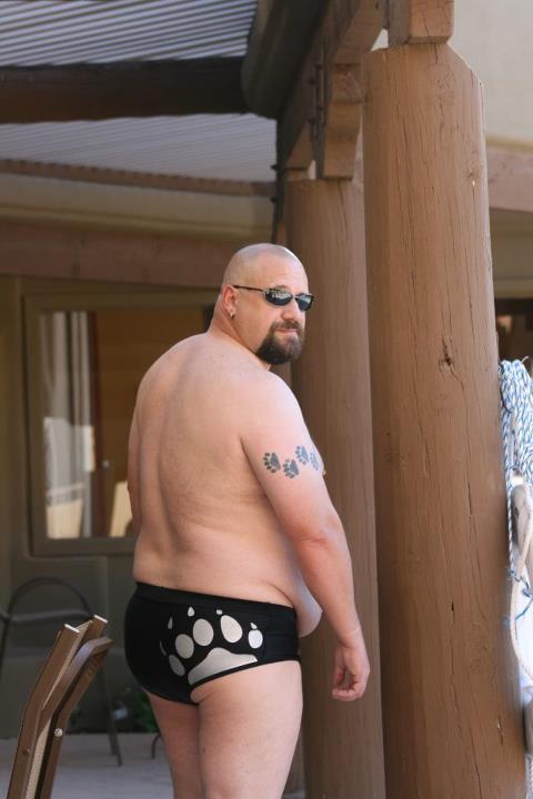 hotbears:  http://hotbears.tumblr.com/ 