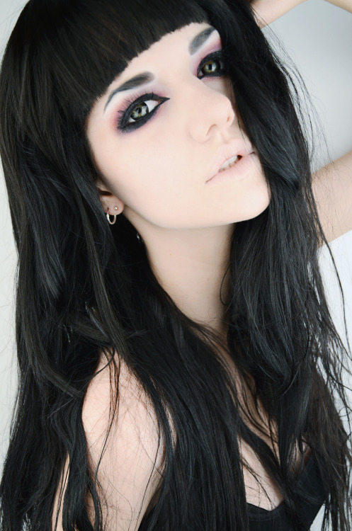 Glamourous. 