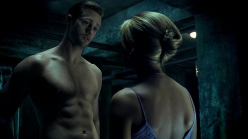 vampiresandwhitewalkers:because nothing makes you feel better than some hot, shirtless Eric.