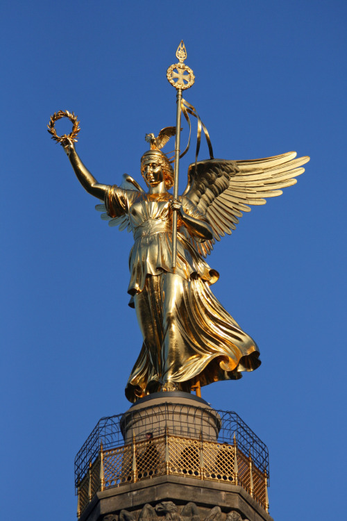hismarmorealcalm:Friedrich Drake  Bronze sculpture of Victoria  The Victory Column  B
