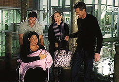 laurenurgayisshowing:  Now Mark is dead and Arizona done fucked up! My OT3 is screwed  