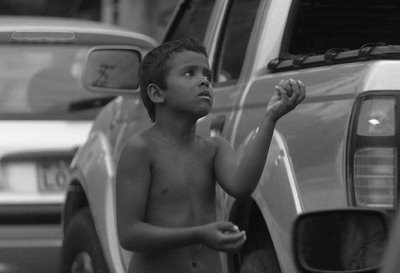 sintoniaverbal:  Eu sei bem, é triste ver os moleque no farol. Realidade Cruel 