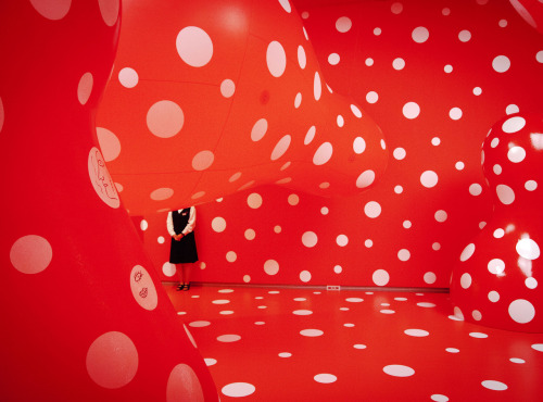 dontrblgme:  polka dotted dimension (via motocchio)