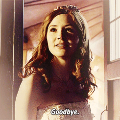  #THIS HURTS IN UNEXPECTED WAYS #BECAUSE IN THE FIRST GIF SHE’S SAYING GOODBYE
