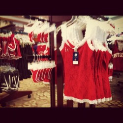 headlinersandpasttimers:  #Rutgers #lingerie. That’s what I call school spirit (Taken with Instagram at Rutgers University) 