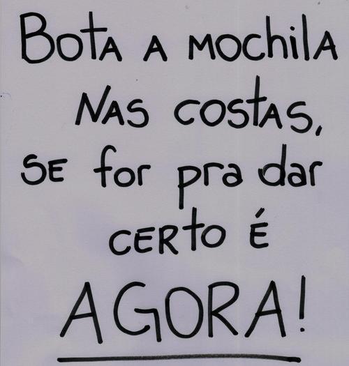 feio e esperto com uma cara de mal...