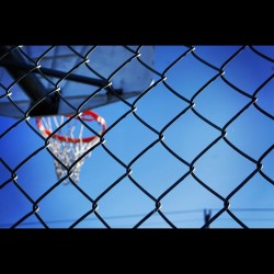 Sugtoro:  Fence &amp; Hoop. #fence #basketball #sport #sky #september #blue #game