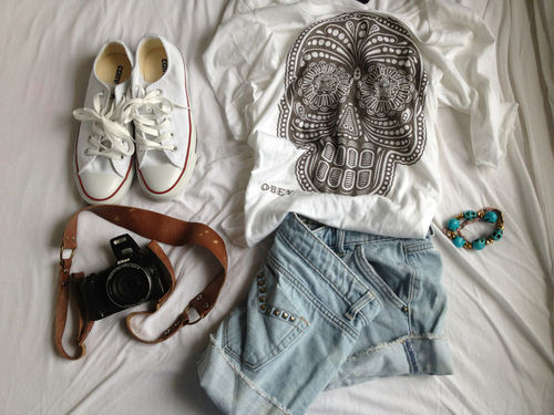 hopeisrestored:  I just bought a top like that except the skull is smaller and the shirt is grey..