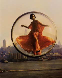 Melvin Sokolsky - Bubble Series, Over New York, New York 1963.