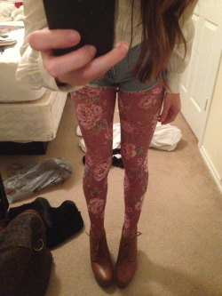 loveandjen:  My new tights from Urban Outfitters,