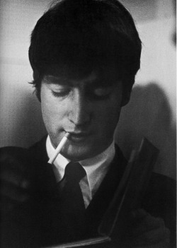 tickettobeatles:  john john john 