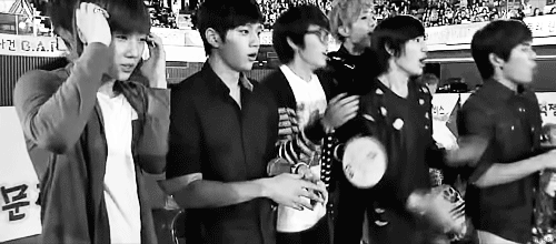 myungbby:  when woohyun wins the 1st wrestling match 
