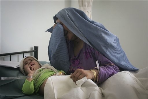 thepeoplesrecord:
“US military deaths in Afghanistan hit 2,000; Afghan deaths pass 20,000
October 1, 2012
U.S. military deaths in the Afghan war have reached 2,000, a cold reminder of the human cost of an 11-year-old conflict that now garners little...