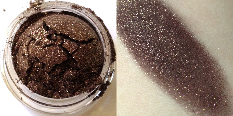 ladyhistory:   onthesideoftheotters:   iamahendrocks:   This is an eyeshadow called