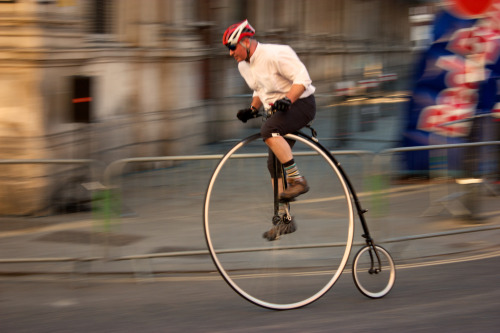 velophoto:  Smithfield Nocturne 2012 - Penny Farthing Racing by futureshape