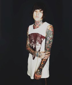 standupscream-recklessrelentless:  Oli :3