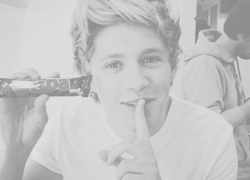 malikthrust-blog:  Niall on Twitter/Instagram. 