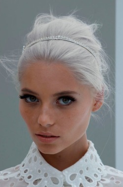 aaa-mmm-rrr:  i want white hair :( 