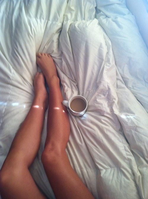 enjoyingtheviews:  wake up my sexy sleepy bottom…. xoxoxxo