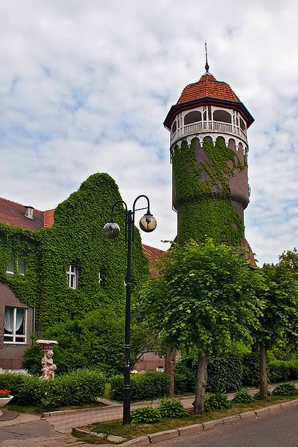 Water tower mud baths in Svetlogorsk, a resort town near Kaliningrad, Russia (by Gjabu).