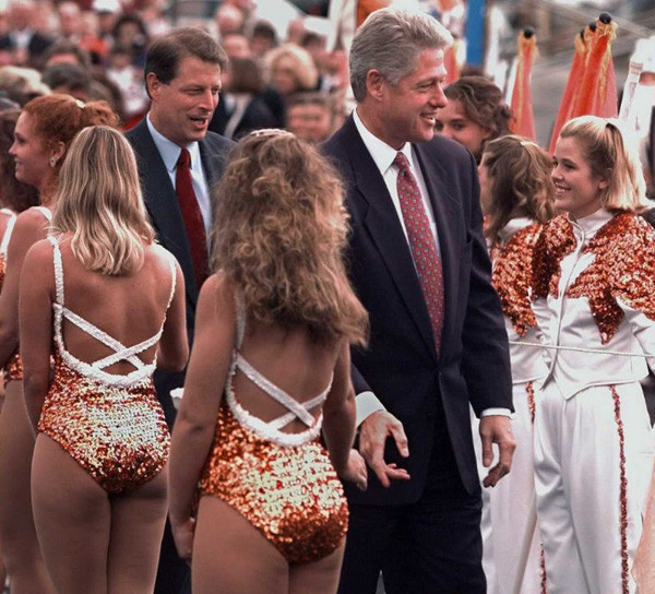 15 Pics That Prove 1996 Was the Best Year of Bill Clinton’s Life
In 1996 Bill Clinton was on the verge of re-election, had the nation prospering, no accusations of infidelity, and fresh interns headed to the White House. Life was real good.