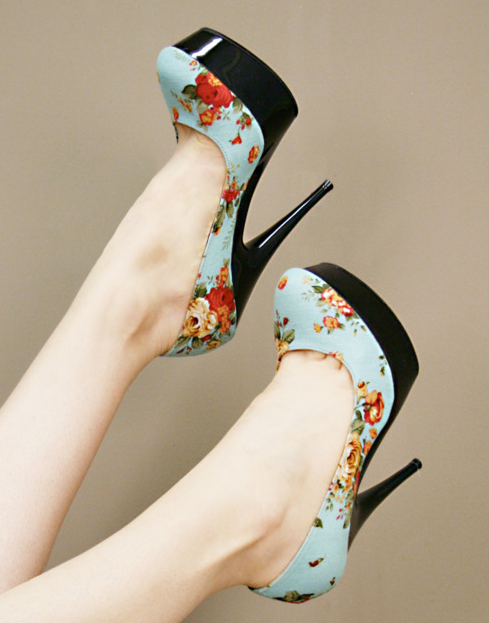 cute shoes http://www.tumblr.com/blog/outrageousredhead