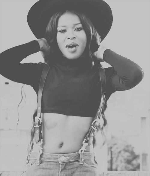 fuckyeahdarkgirls:  fuckyeahdarkgirls! 