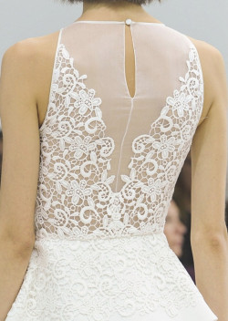 wink-smile-pout:  Giambattista Valli Spring